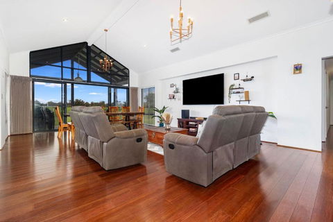 Farm View House - ACT Tourism 0