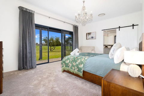 Farm View House - ACT Tourism 4