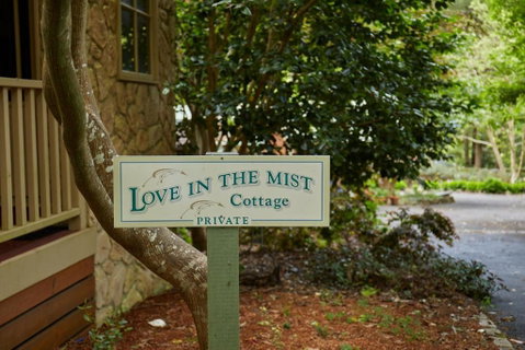Fernhem Cottages- Love In The Mist - ACT Tourism 1