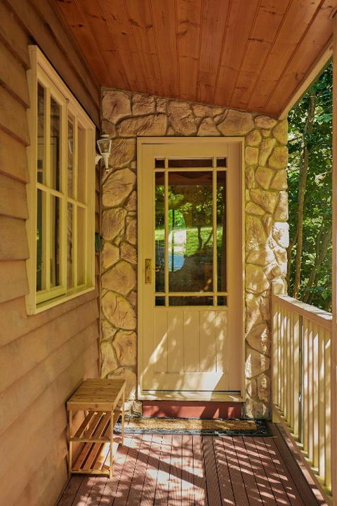 Fernhem Cottages- Love In The Mist - ACT Tourism 2
