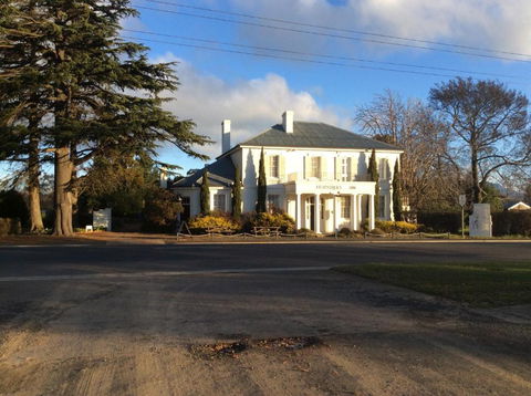 Fitzpatricks Inn - ACT Tourism 1