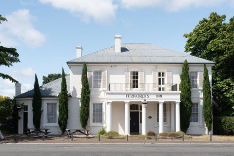 Fitzpatricks Inn - ACT Tourism 0