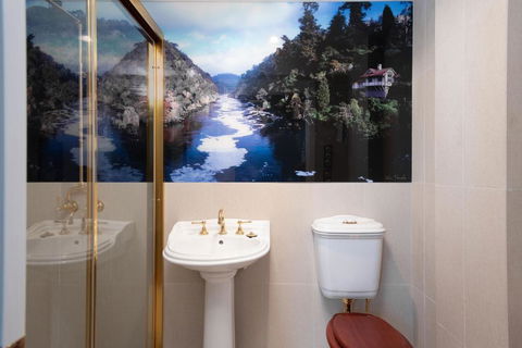 Fitzpatricks Inn - ACT Tourism 2