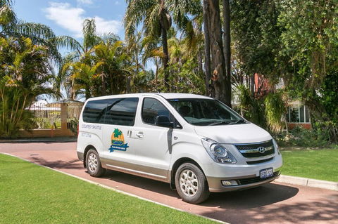Flag Motor Lodge - ACT Tourism 1