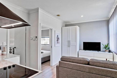 Fleur At Lotus Apartments - ACT Tourism 4