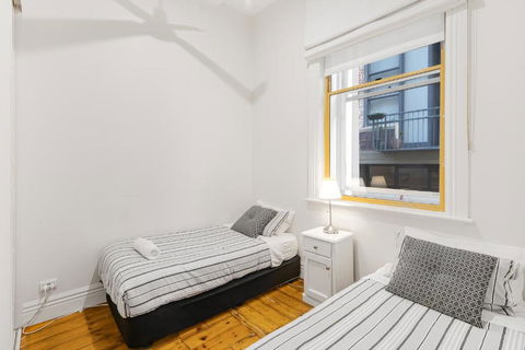 Flinders Lane Apartments - ACT Tourism 4