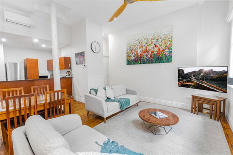 Flinders Lane Apartments - ACT Tourism 0
