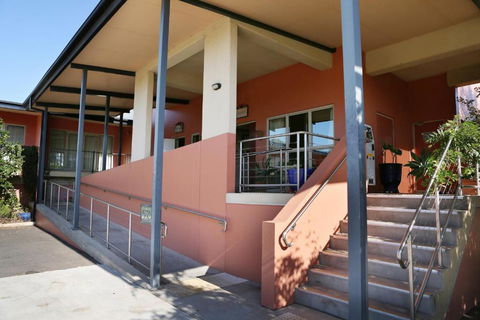 Forbes Victoria Inn - ACT Tourism 0