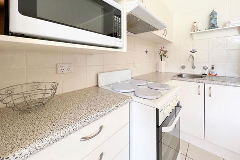 Forster Holiday Lodge 03 - ACT Tourism 2