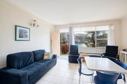 Forster Holiday Lodge 03 - ACT Tourism 1