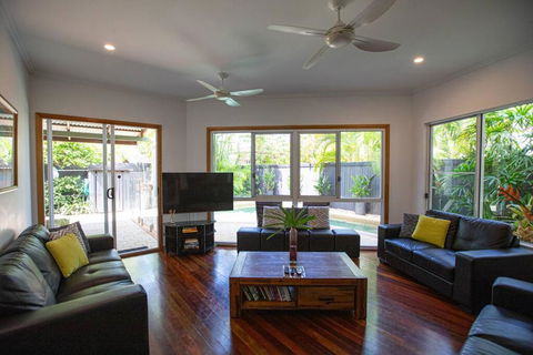 Four Mile Beach Retreat Port Douglas - ACT Tourism 2