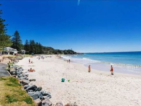 Flynns Beach Paradise - Ocean Terrace - ACT Tourism 1