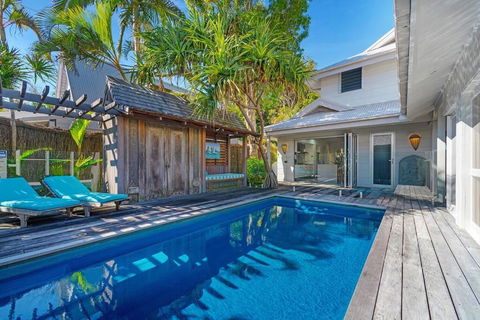 Fuller Holidays - Adrift - Tallows Beachfront Suffolk Park - ACT Tourism 0