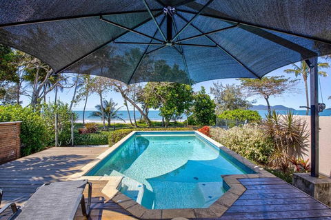 Frangipani Place - Absolute Beachfront - ACT Tourism 1