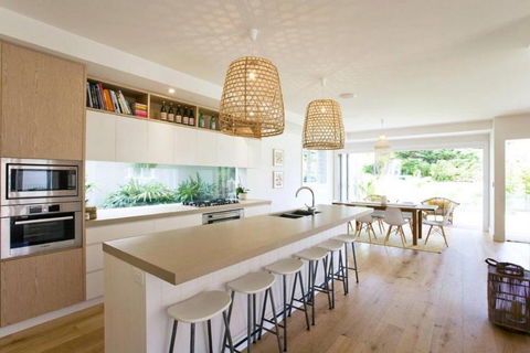 Freshwater Beach House - ACT Tourism 1