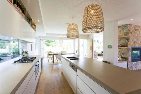 Freshwater Beach House - ACT Tourism 3