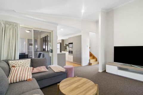 Fully Airconditioned, Pet Friendly, 5mins To Beach - ACT Tourism 4