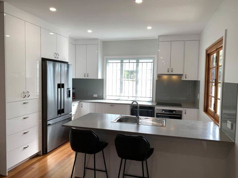Fully Renovated 3 Bedroom House - ACT Tourism 3