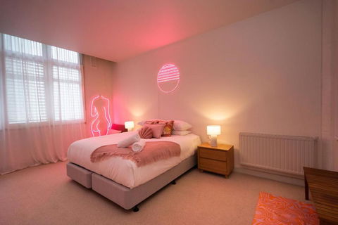 Fun And Cheeky 70s Styled City Apartment - ACT Tourism 4