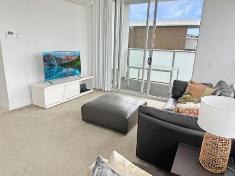 G901S - Bright Zetland Escape With City Views - ACT Tourism 1