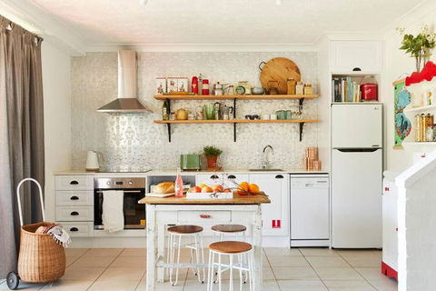 Fuller Holidays - Get Sandy - Beachside Byron - ACT Tourism 1