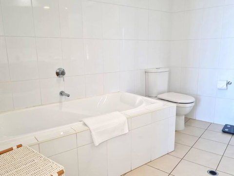 Glam Apartment 21 - ACT Tourism 4