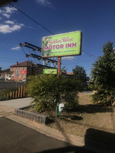 Golden West Motor Inn - ACT Tourism 0