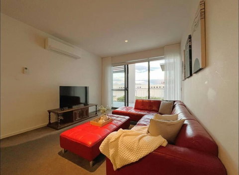 GW24-1 BATH 2 BR At The Glen With FREE Parking And Balcony - ACT Tourism 3