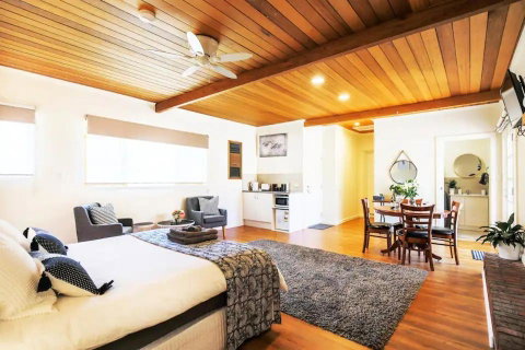Hahndorf Lodge Pioneer Suite - Main Street Hahndorf On Site Secure Parking - ACT Tourism 2
