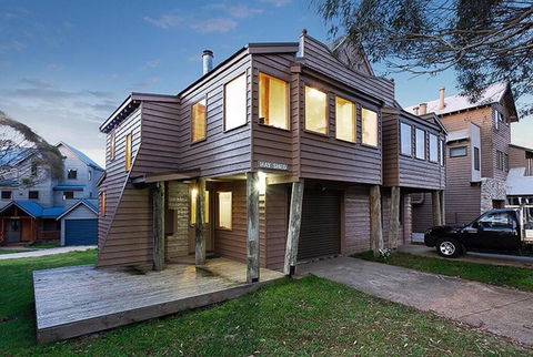 HAY SHED Chalet, Alpine-getaways - ACT Tourism 0