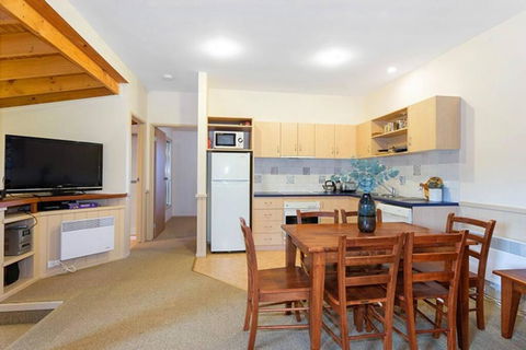 HAY SHED Chalet, Alpine-getaways - ACT Tourism 1