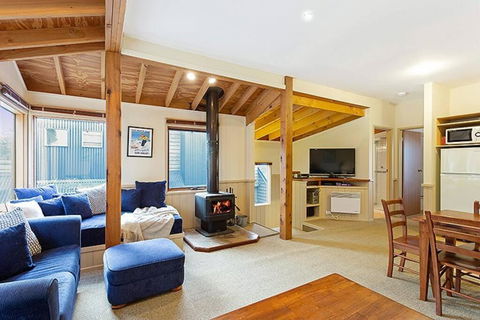 HAY SHED Chalet, Alpine-getaways - ACT Tourism 3