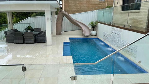 HEATed Pool, Lake & Beach, Luxury 5 B/R House - ACT Tourism 2
