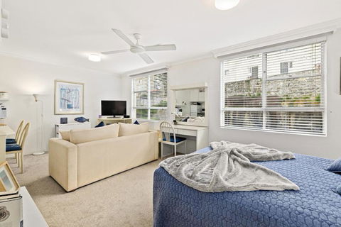 HENRY12 Self- Catering - ACT Tourism 2