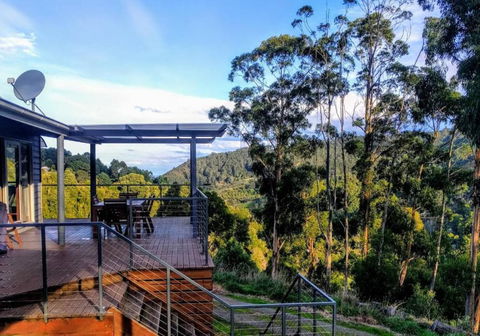 HILLSIDE HOUSE - ACT Tourism 0