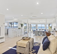 Adrift Retreat - St Georges Basin Waterfront Home - ACT Tourism