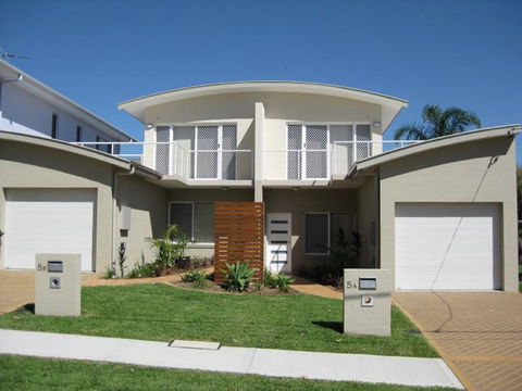 Adrift, 5B Scott Street - ACT Tourism 1