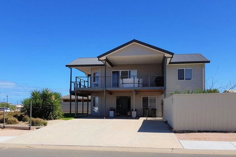 Agape Holiday Home - ACT Tourism 0