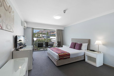 Airlie Beach Hotel - ACT Tourism 3