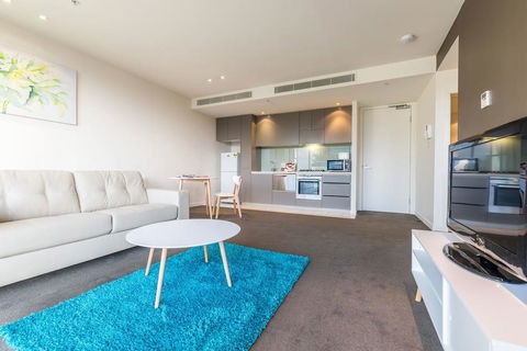 Albert Park City View Stylish 1 Bedroom Apartment - ACT Tourism 1