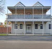 Albury Suites - Waterstreet - ACT Tourism