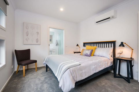 Albury Yalandra Apartment 5 - ACT Tourism 3
