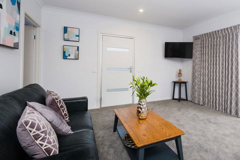 Albury Yalandra Apartment 5 - ACT Tourism 1