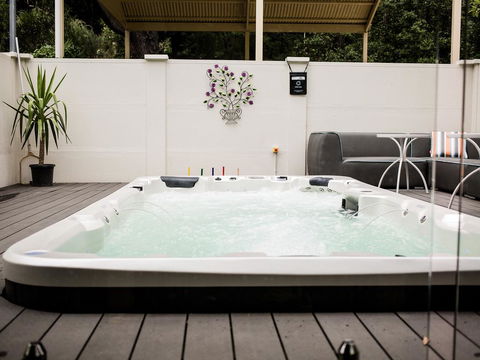 Aldgate Lodge Bed & Breakfast - ACT Tourism 1