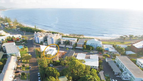 Alex Beach House - ACT Tourism 0