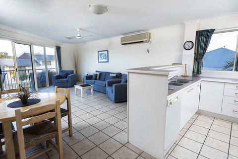 Alexander Beachfront Apartments - ACT Tourism 3