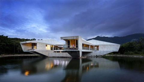 Alkira Award Winning Luxury Beachfront Rainforest Holiday House - ACT Tourism 0