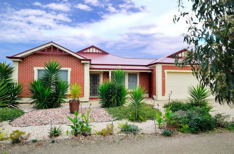All Seasons Port Elliot Holiday House - ACT Tourism 0