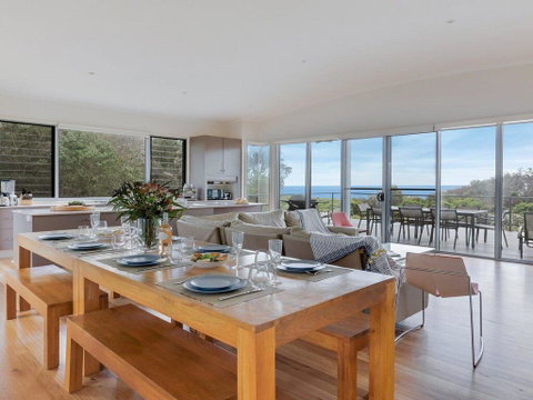 Aloha - Direct Beach Access From Property - ACT Tourism 1