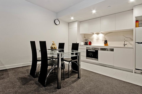 Along Melbourne's Magic Boulevard - ACT Tourism 3